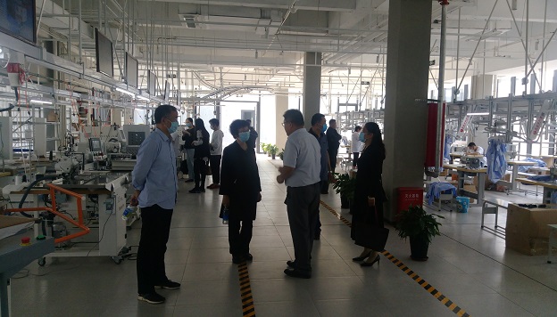 民盟沧州市委领导班子赴沧州明珠服饰产业特色小镇调研复工复产情况(图2)
