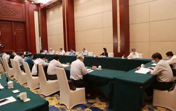 边发吉主委参加民主党派调研协商座谈会就“以数字化引领制造业高质量发展”发言(图1)