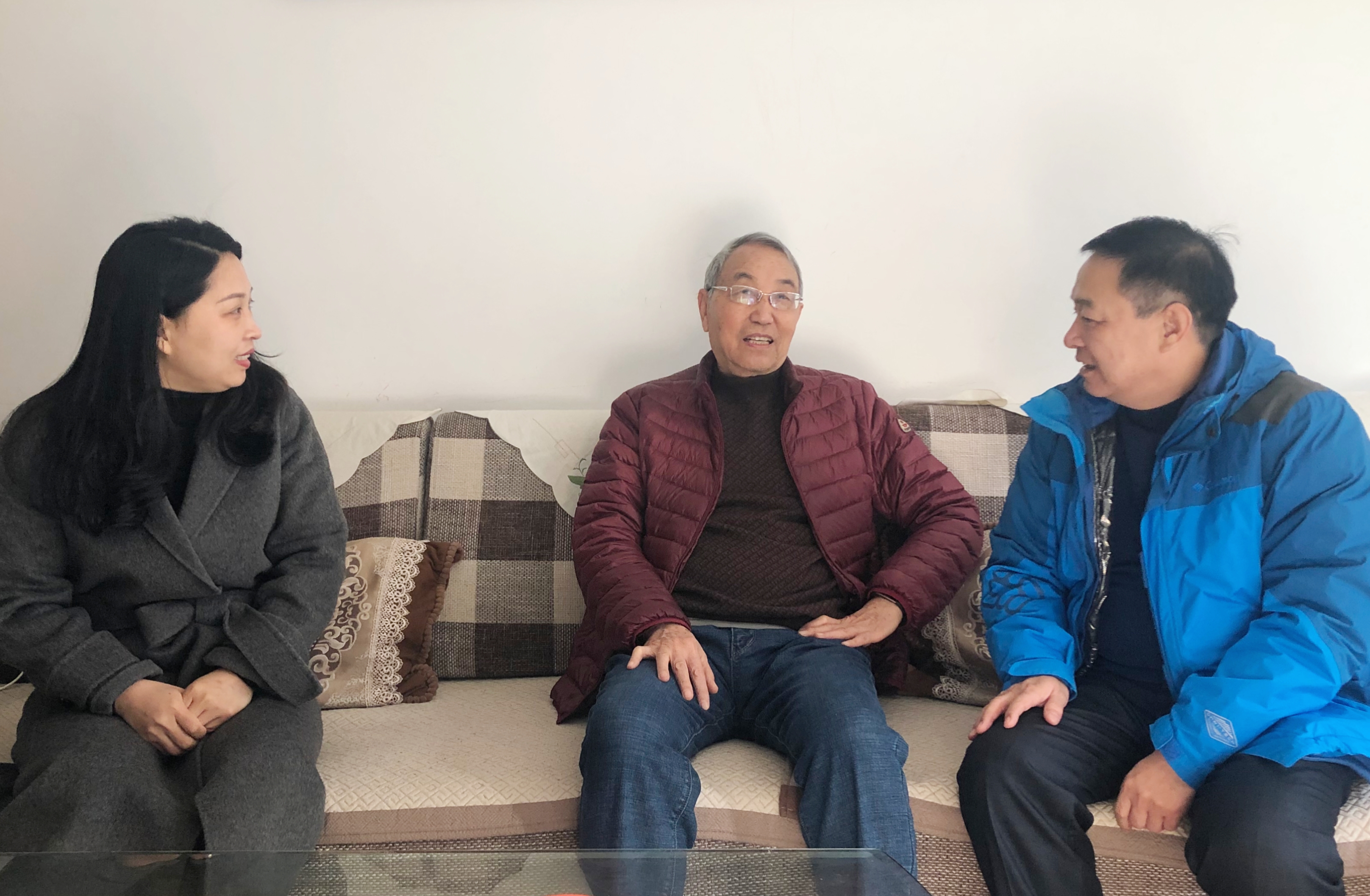 真情送祝福 关怀暖人心——民盟保定市委开展迎新春走访慰问活动(图1)