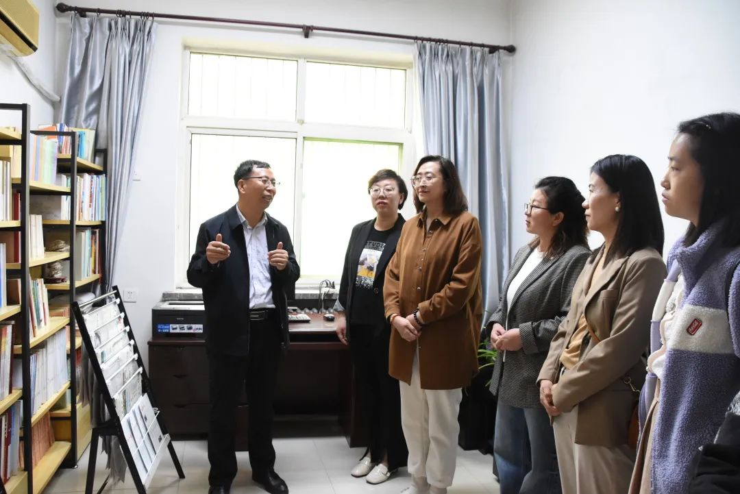 民盟市委专职副主委刘旭带领机关干部赴邯郸民盟开展盟务工作对标学习交流活动(图1)