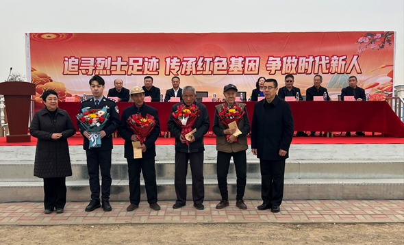 追寻烈士足迹 传承红色基因 争做时代新人——民盟丰润区支部和唐山一中支部联合开展“我们的节日·清明”主题活动(图2)