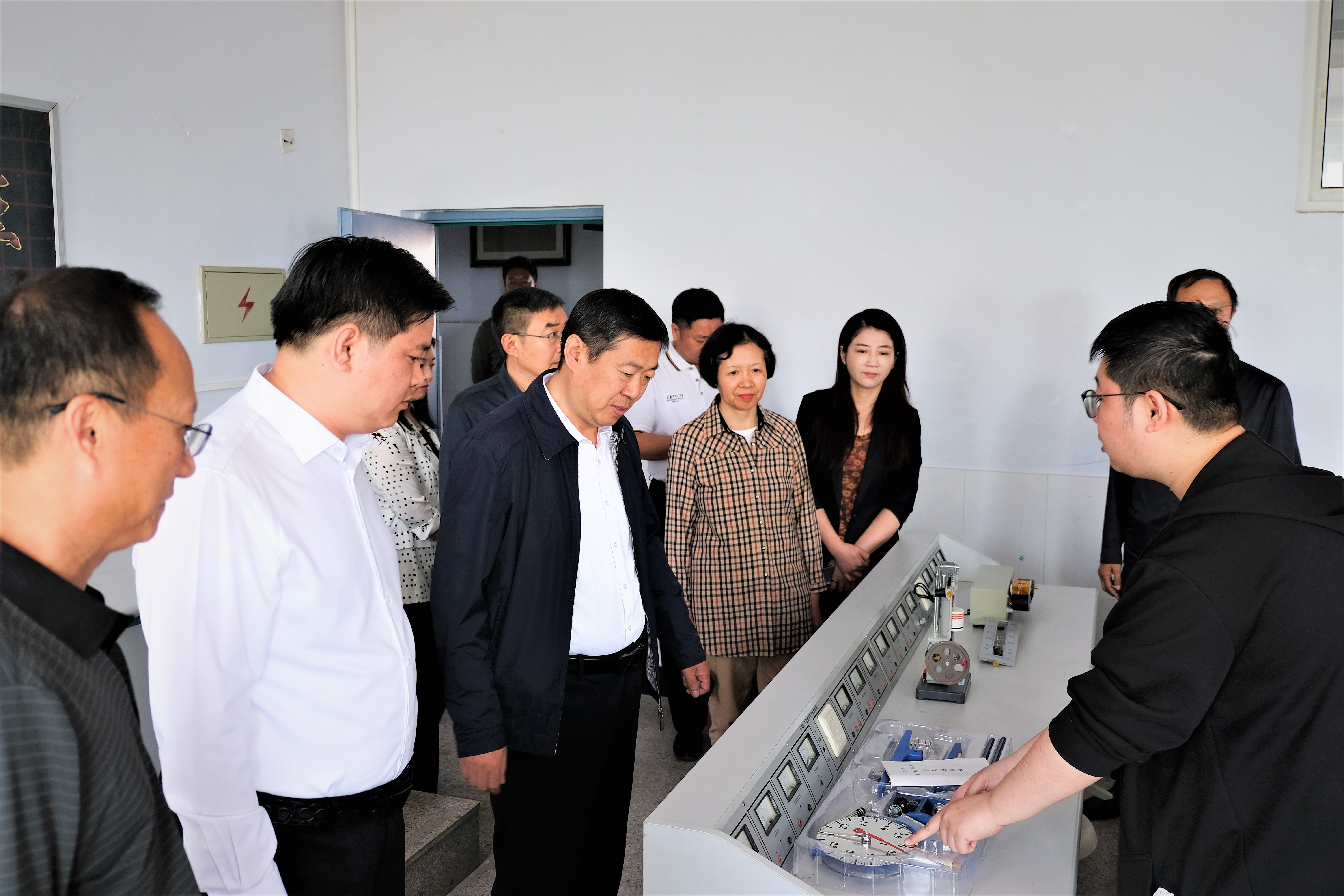 民盟河北省委在张家口、承德举行爱心助学捐赠活动(图1)