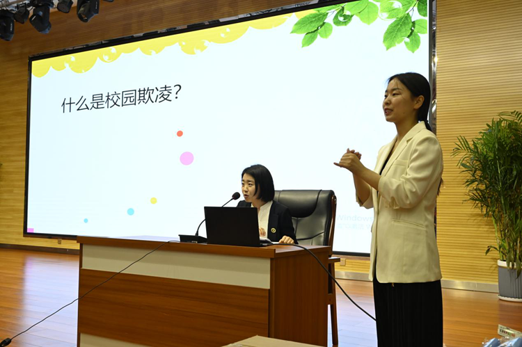 民盟省直综合四总支开展公益法律服务签约、捐赠活动(图2)