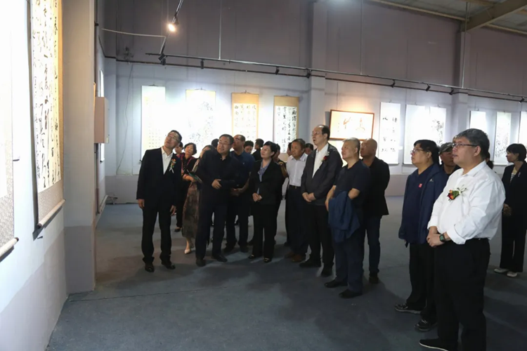 庆祝中华人民共和国成立75周年“翰墨同心，青竹筑梦”书画邀请展在衡水开幕(图11)