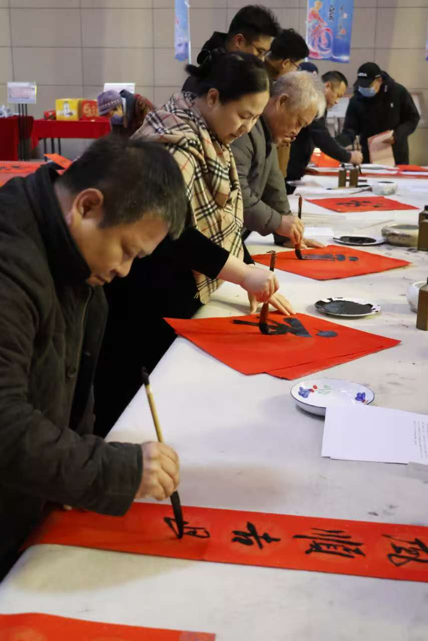 民盟廊坊市委持续开展“春联送福进万家”活动(图5)