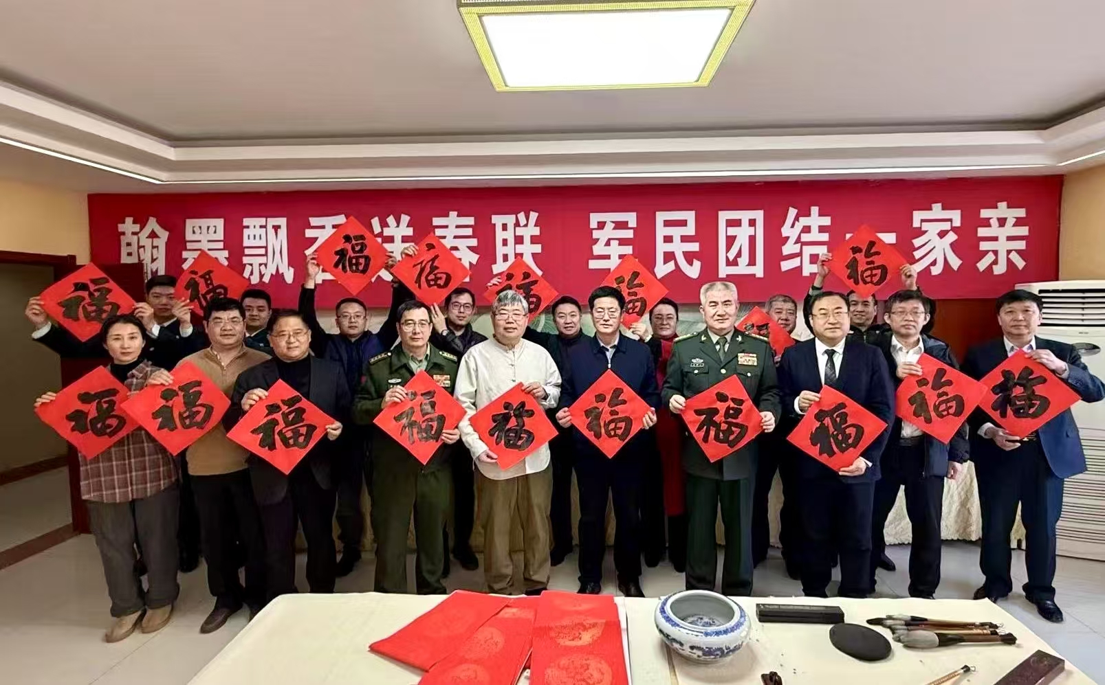 民盟廊坊市委持续开展“春联送福进万家”活动(图1)
