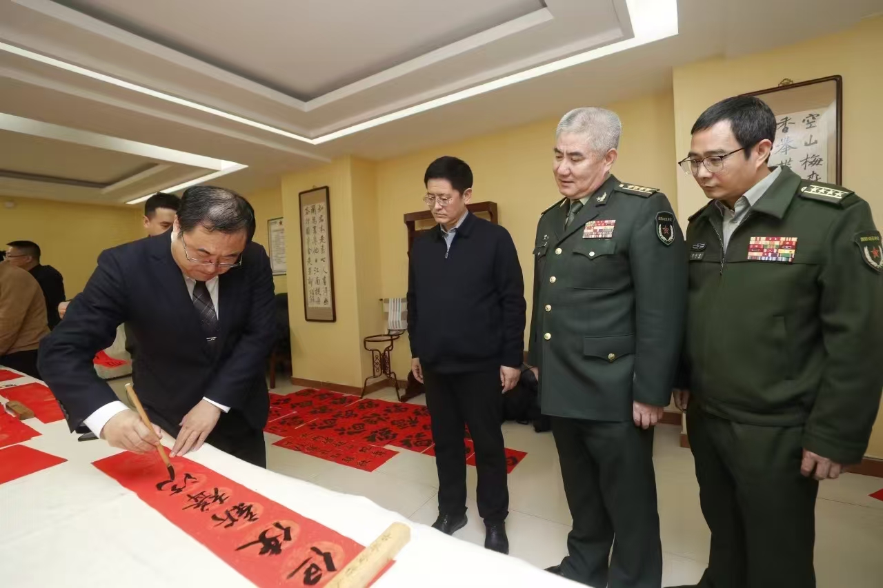 民盟廊坊市委持续开展“春联送福进万家”活动(图2)