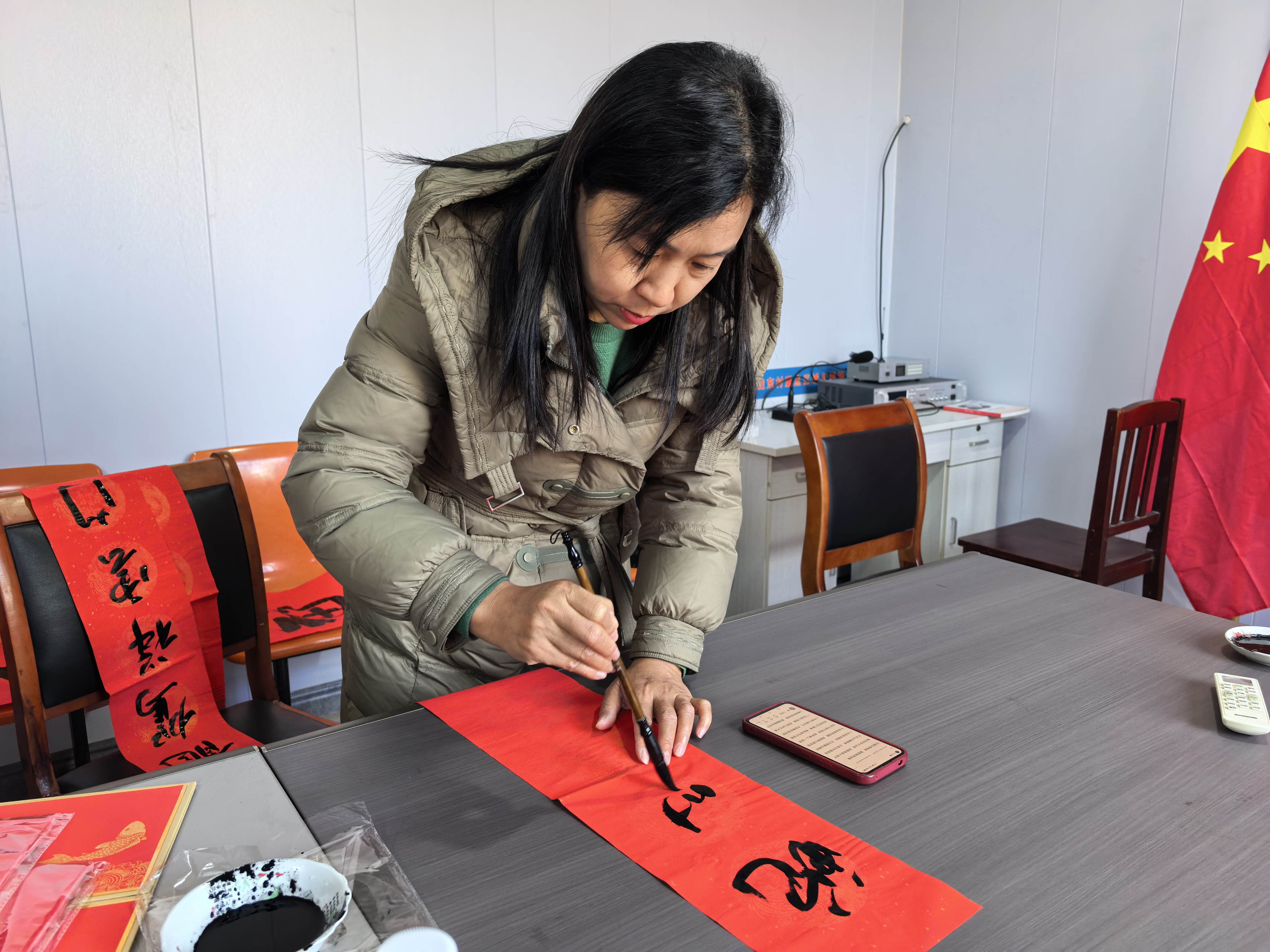 民盟沧州美术院到沧县开展“春联送福进万家”活动(图4)
