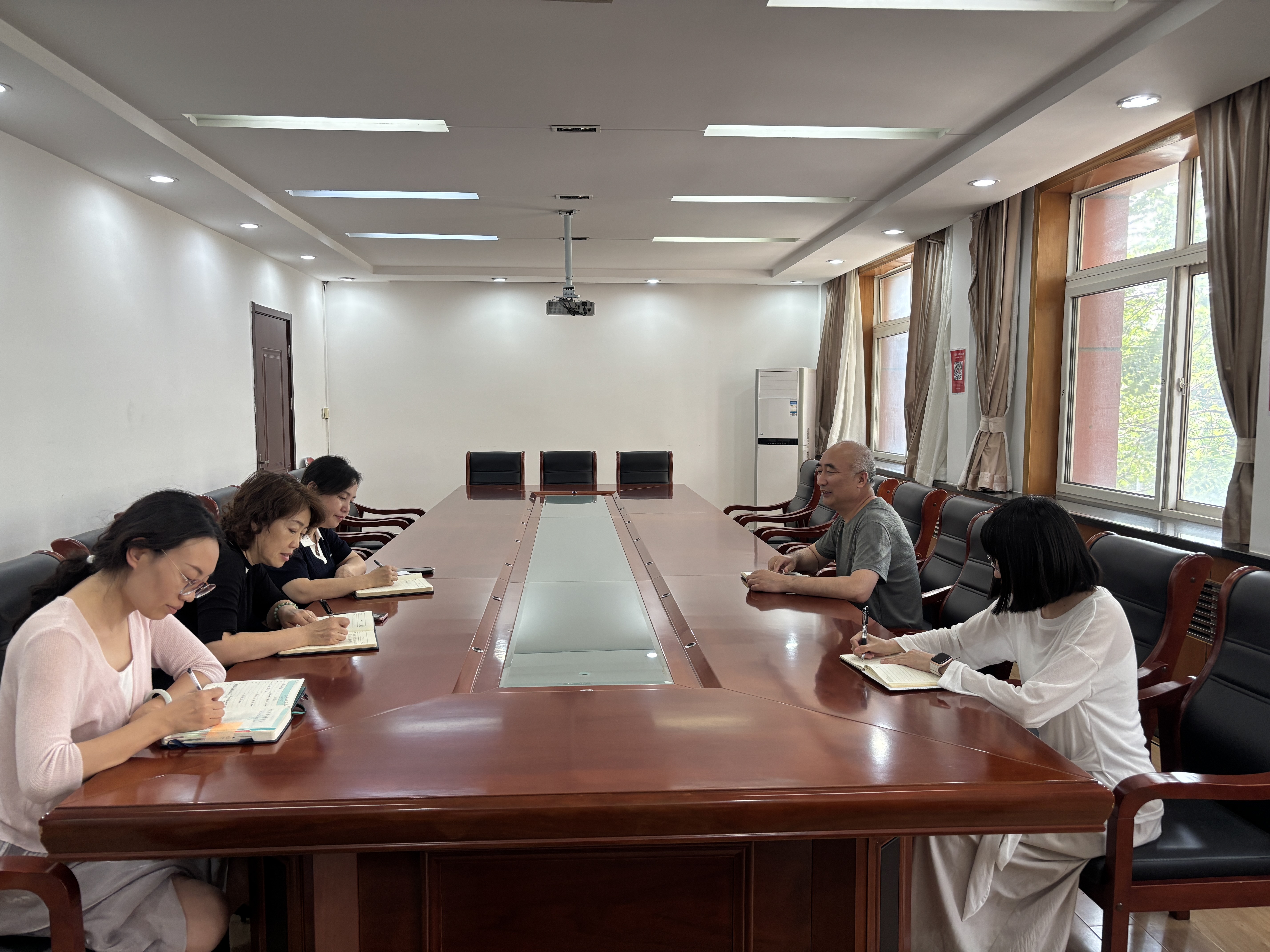 民盟秦皇岛市委机关召开 “学规定、强作风、树形象”主题教育 推进会(图1)