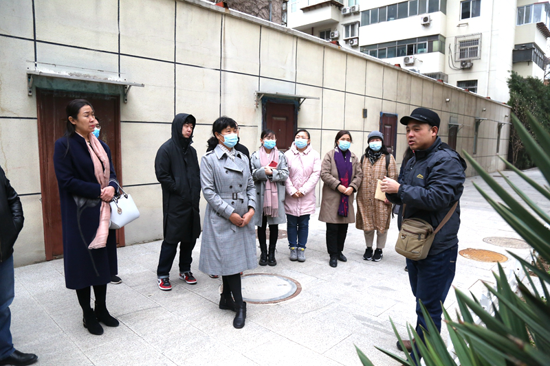 民盟省直机关总支、文化二总支共同举办迎“三八”摄影知识讲座(图2)