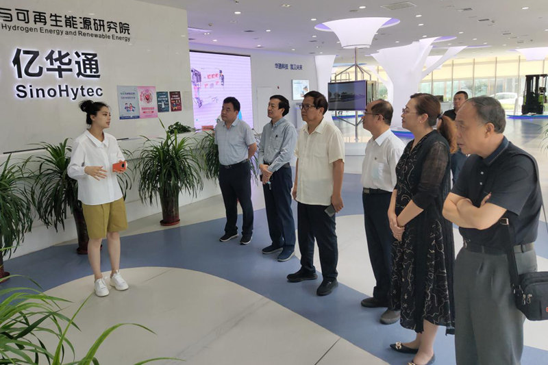 郭斌副主委就“推动清洁能源发展”赴张家口开展调研(图3)