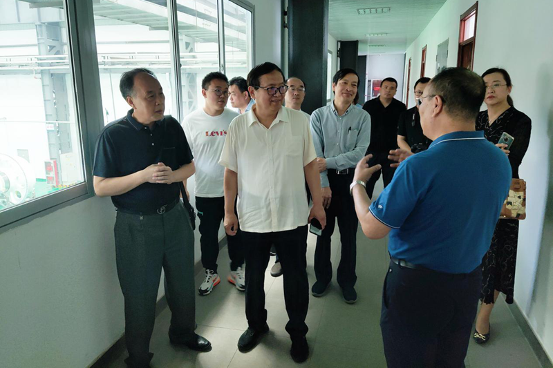 郭斌副主委就“推动清洁能源发展”赴张家口开展调研(图4) 郭斌副主委就“推动清洁能源发展”赴张家口开展调研(图4)